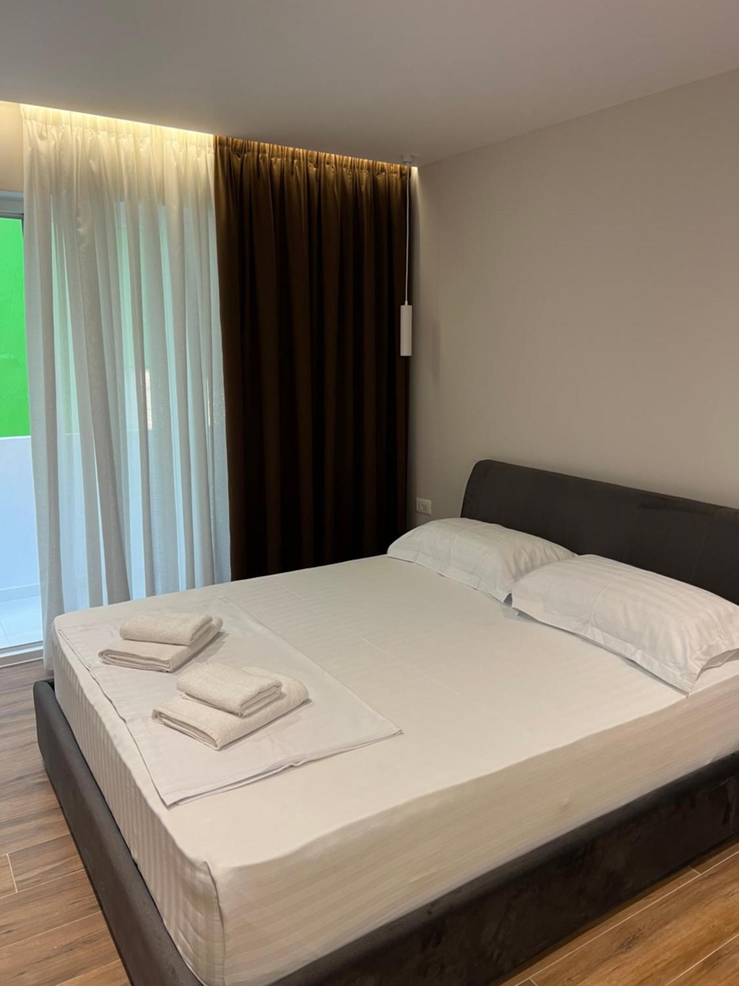 Tirana Central Stay Eksteriør bilde